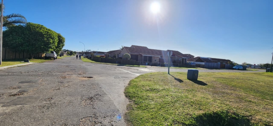 Commercial Property for Sale in Wavecrest Eastern Cape